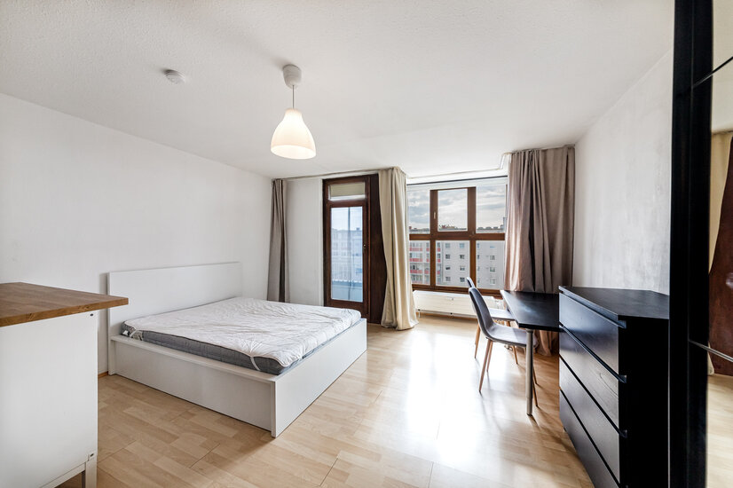 Schlaf-/Esszimmer